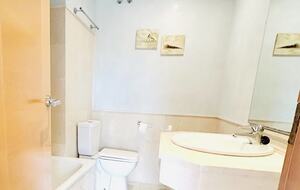 Master en-suite with bath