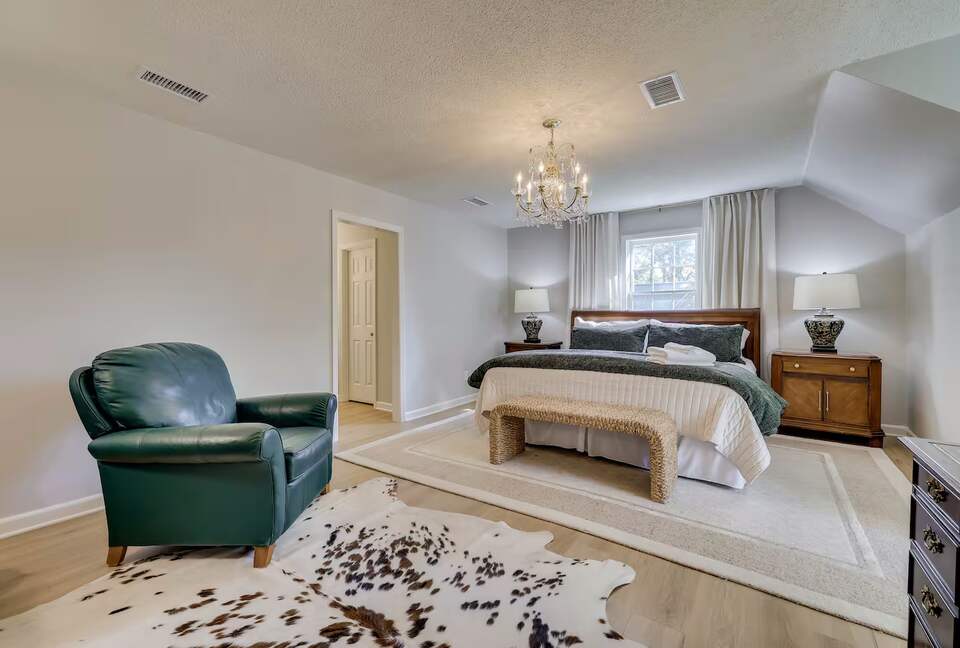 Large Family-Friendly Home in Prime Augusta Location - Augusta, Georgia