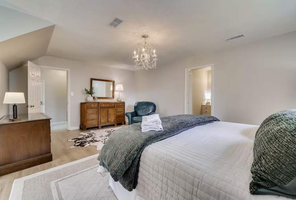 Large Family-Friendly Home in Prime Augusta Location - Augusta, Georgia