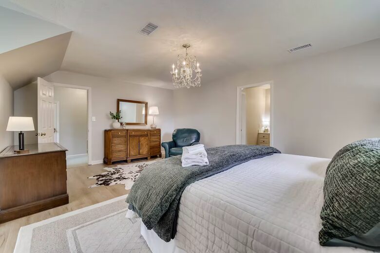 Large Family-Friendly Home in Prime Augusta Location - Augusta, Georgia