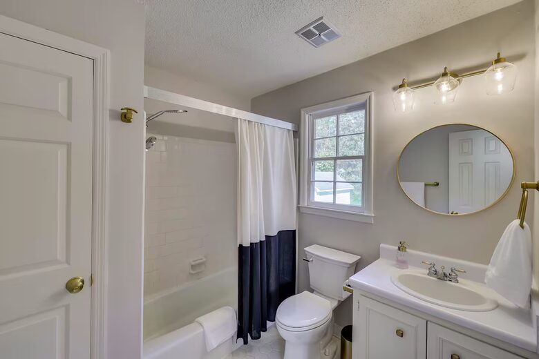 Large Family-Friendly Home in Prime Augusta Location - Augusta, Georgia