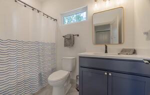 The Curated Treehouse | Private Hot Tub with Trail & Resort Access - Innsbrook, Missouri