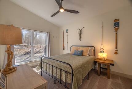 The Curated Treehouse | Private Hot Tub with Trail & Resort Access - Innsbrook, Missouri