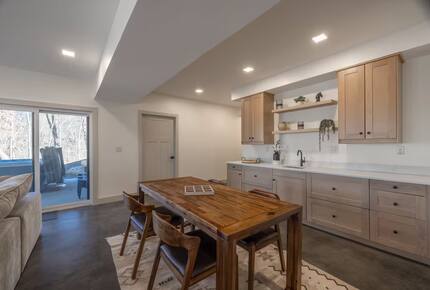 The Curated Treehouse | Private Hot Tub with Trail & Resort Access - Innsbrook, Missouri