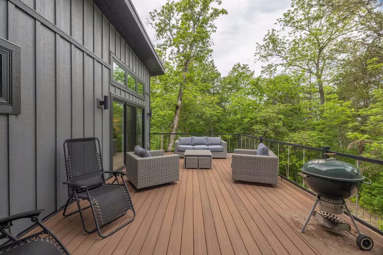 The Curated Treehouse | Private Hot Tub with Trail & Resort Access - Innsbrook, Missouri