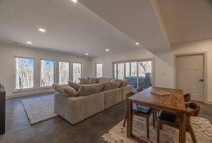 The Curated Treehouse | Private Hot Tub with Trail & Resort Access - Innsbrook, Missouri