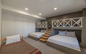 The Curated Treehouse | Private Hot Tub with Trail & Resort Access - Innsbrook, Missouri