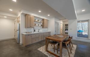 The Curated Treehouse | Private Hot Tub with Trail & Resort Access - Innsbrook, Missouri