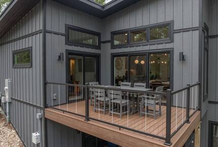 The Curated Treehouse | Private Hot Tub with Trail & Resort Access - Innsbrook, Missouri