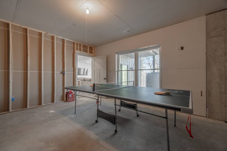 The Curated Treehouse | Private Hot Tub with Trail & Resort Access - Innsbrook, Missouri