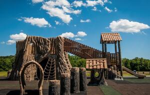 The Curated Treehouse | Private Hot Tub with Trail & Resort Access - Innsbrook, Missouri