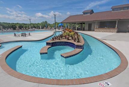 The Curated Treehouse | Private Hot Tub with Trail & Resort Access - Innsbrook, Missouri