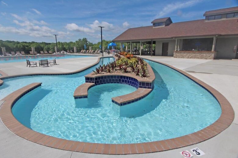 The Curated Treehouse | Private Hot Tub with Trail & Resort Access - Innsbrook, Missouri