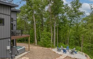 The Curated Treehouse | Private Hot Tub with Trail & Resort Access - Innsbrook, Missouri