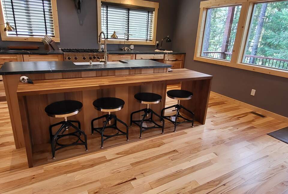 Riverfront Montana Escape Near Quinn’s Hot Springs - St. Regis, Montana