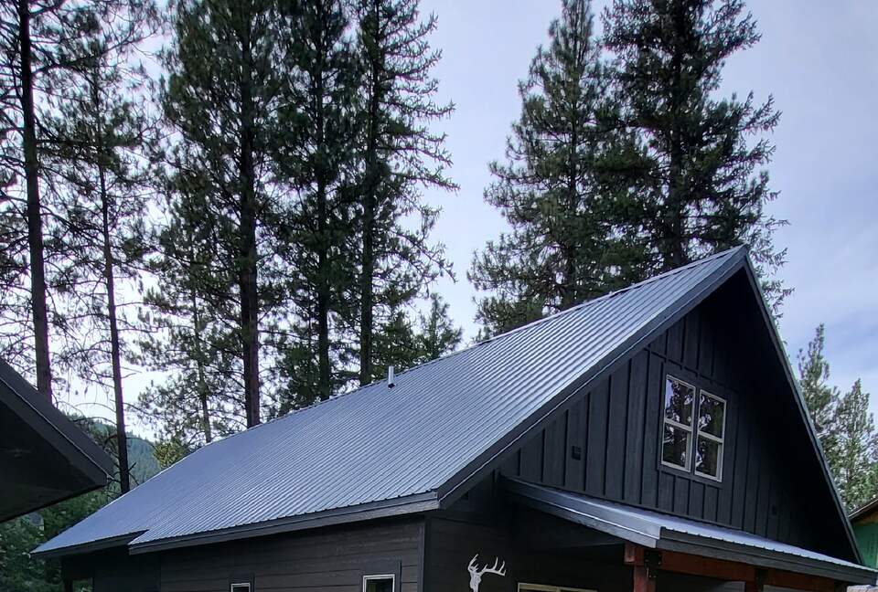 Riverfront Montana Escape Near Quinn’s Hot Springs - St. Regis, Montana