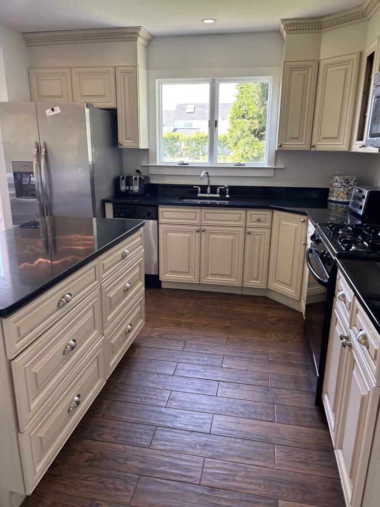 Secluded Westhampton Beach Haven Near the Water - Westhampton Beach, New York