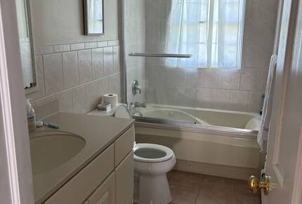 Secluded Westhampton Beach Haven Near the Water - Westhampton Beach, New York