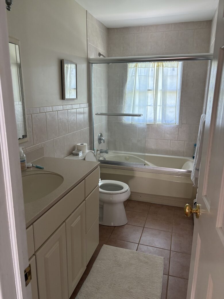 Secluded Westhampton Beach Haven Near the Water - Westhampton Beach, New York