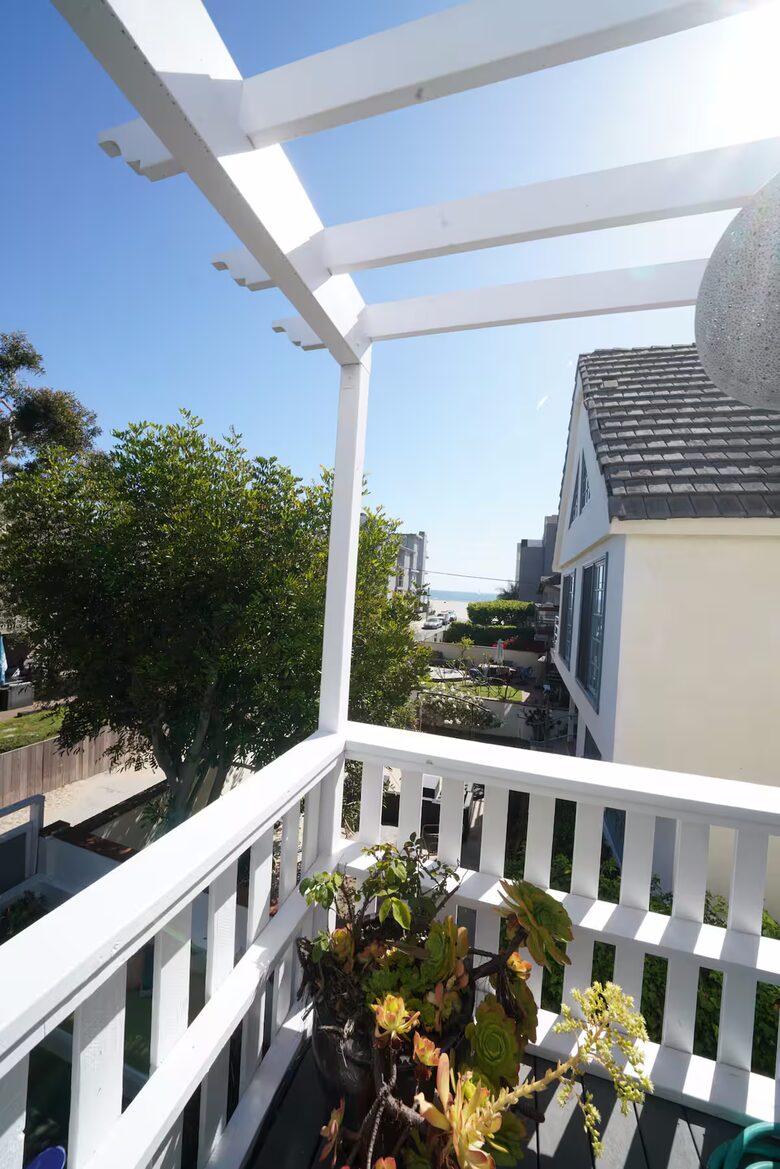Steps-to-Beach Marina del Rey Home with Ocean-View Rooftop Living - Marina del Rey, California