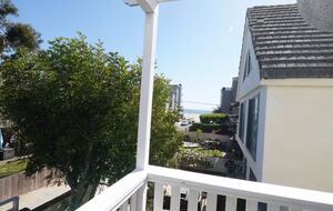 Steps-to-Beach Marina del Rey Home with Ocean-View Rooftop Living - Marina del Rey, California