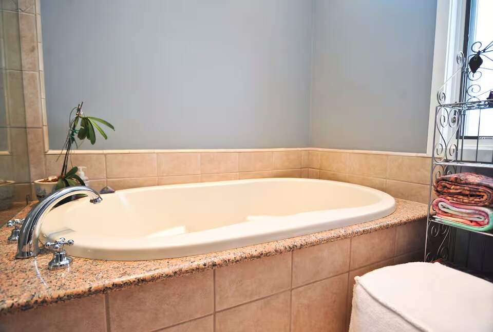 Steps-to-Beach Marina del Rey Home with Ocean-View Rooftop Living - Marina del Rey, California