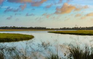 Kiawah Island Inlet Cove Marshview Cottage | 3 min. walk to beach - Johns Island, South Carolina