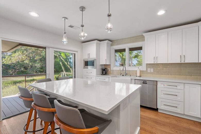 Kiawah Island Inlet Cove Marshview Cottage | 3 min. walk to beach - Johns Island, South Carolina