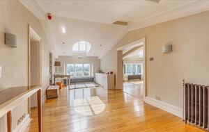 Swan Lake Penthouse Escape - Rickmansworth, United Kingdom