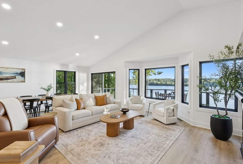 A Luxe Lakefront Escape Above Tim’s Ford - Winchester, Tennessee