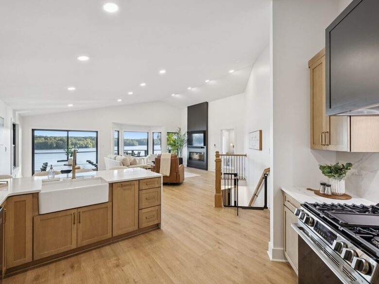 A Luxe Lakefront Escape Above Tim’s Ford - Winchester, Tennessee