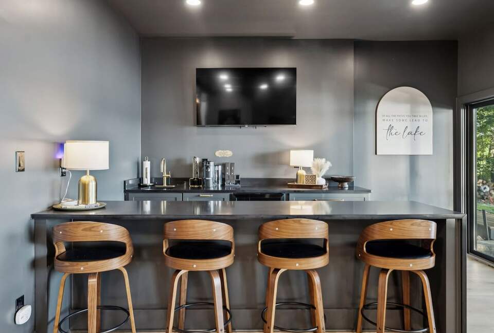 A Luxe Lakefront Escape Above Tim’s Ford - Winchester, Tennessee