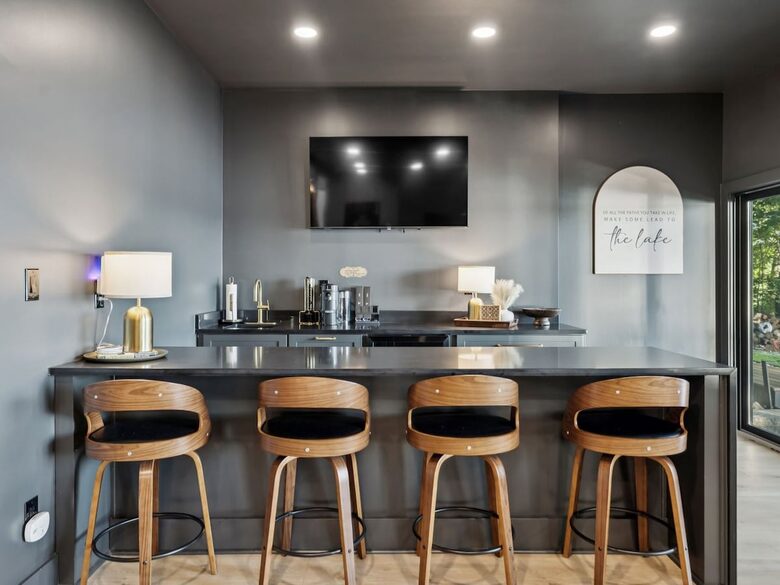 A Luxe Lakefront Escape Above Tim’s Ford - Winchester, Tennessee