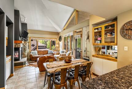 Spacious Trappeur’s Lodge Retreat Near Steamboat Base Area - Steamboat Springs, Colorado