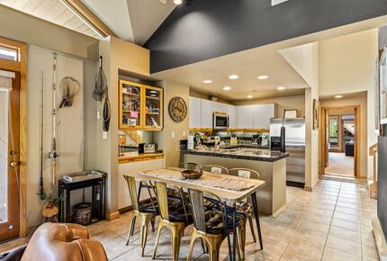 Spacious Trappeur’s Lodge Retreat Near Steamboat Base Area - Steamboat Springs, Colorado