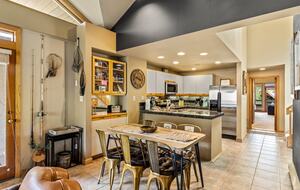 Spacious Trappeur’s Lodge Retreat Near Steamboat Base Area - Steamboat Springs, Colorado