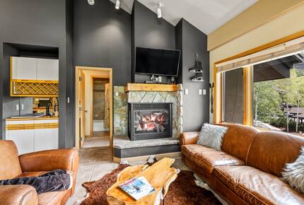 Spacious Trappeur’s Lodge Retreat Near Steamboat Base Area - Steamboat Springs, Colorado
