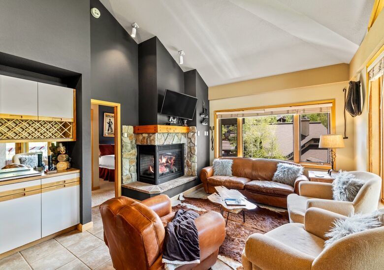 Spacious Trappeur’s Lodge Retreat Near Steamboat Base Area - Steamboat Springs, Colorado