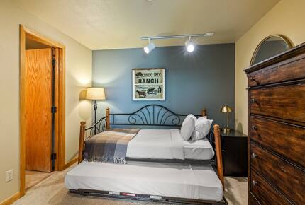 Spacious Trappeur’s Lodge Retreat Near Steamboat Base Area - Steamboat Springs, Colorado