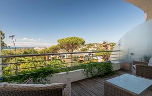 Refined Algarve Coastal Apartment - Almancil, Portugal