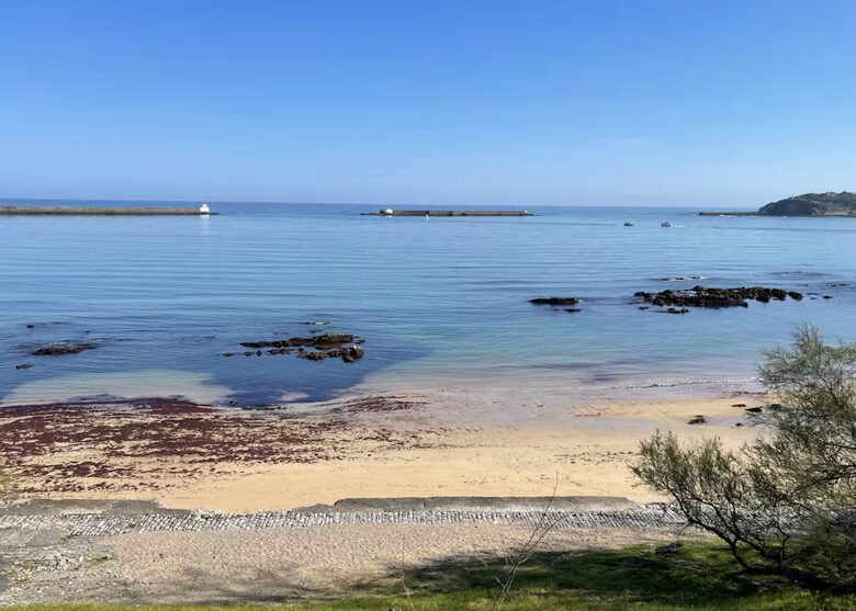 Breathtaking beach at Socoa at 5 minutes driving from the property