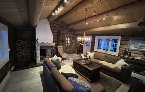 Kvitfjell, Authentic Scandinavian Log Cabin with Ski-Out Access - Fåvang, Norway