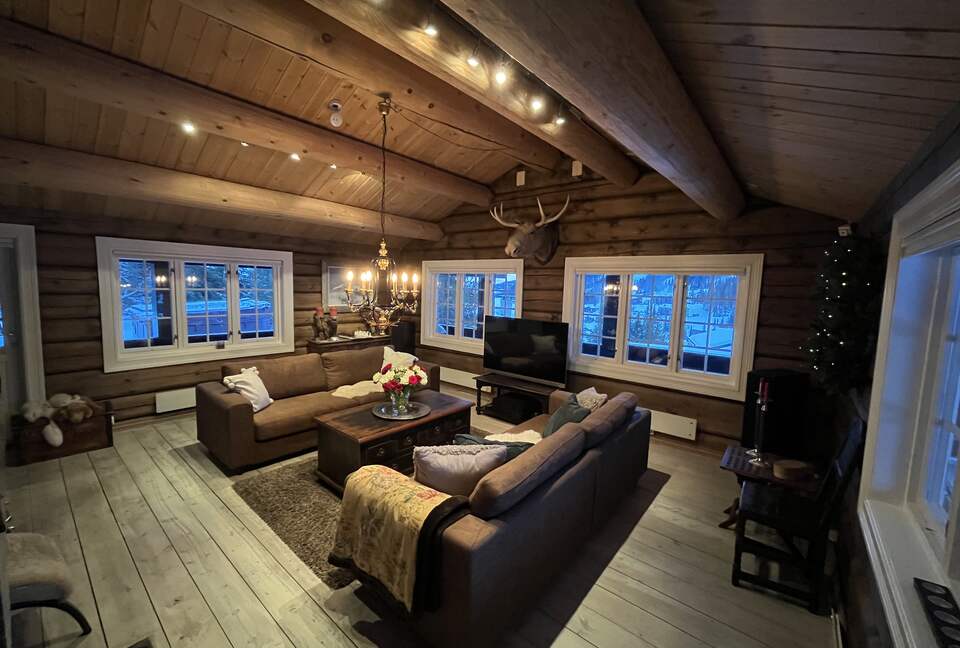 Kvitfjell, Authentic Scandinavian Log Cabin with Ski-Out Access - Fåvang, Norway