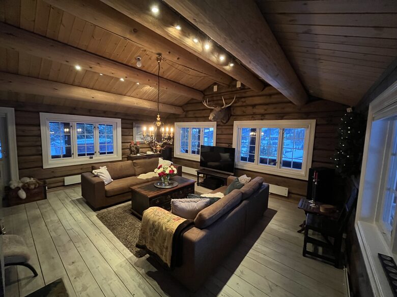 Kvitfjell, Authentic Scandinavian Log Cabin with Ski-Out Access - Fåvang, Norway