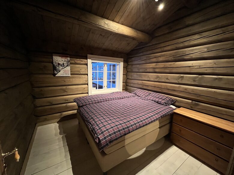 Kvitfjell, Authentic Scandinavian Log Cabin with Ski-Out Access - Fåvang, Norway