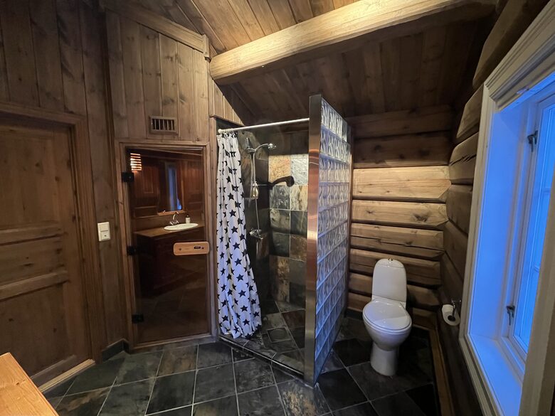 Kvitfjell, Authentic Scandinavian Log Cabin with Ski-Out Access - Fåvang, Norway