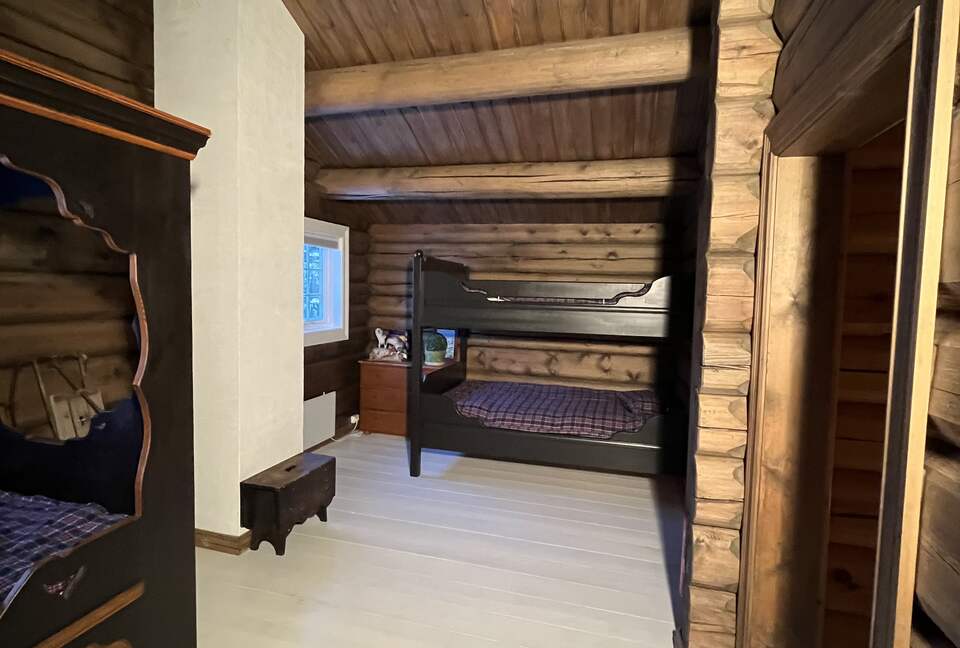 Kvitfjell, Authentic Scandinavian Log Cabin with Ski-Out Access - Fåvang, Norway
