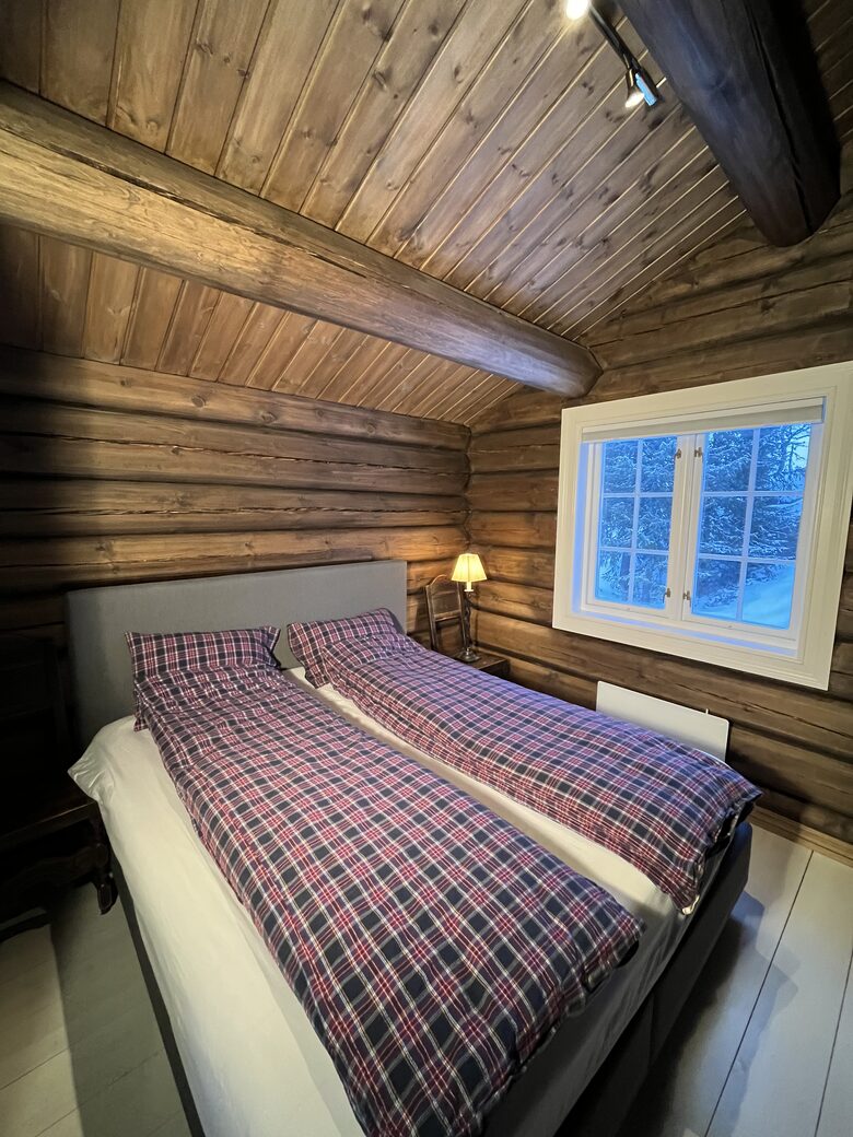 Kvitfjell, Authentic Scandinavian Log Cabin with Ski-Out Access - Fåvang, Norway