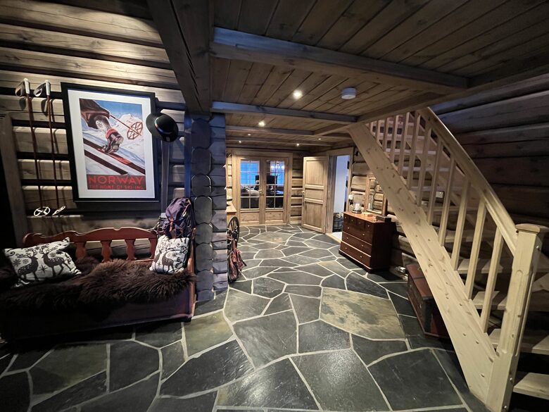 Kvitfjell, Authentic Scandinavian Log Cabin with Ski-Out Access - Fåvang, Norway