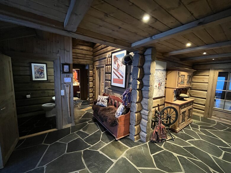 Kvitfjell, Authentic Scandinavian Log Cabin with Ski-Out Access - Fåvang, Norway